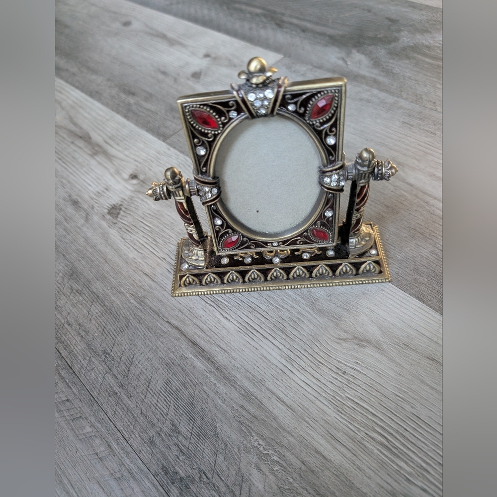 Vintage Ornate Red and Silver  TiltingPhoto Frame